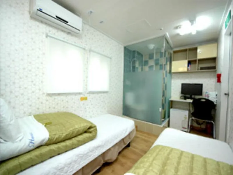 Vestin Residence Myeongdong Seoul 2*,